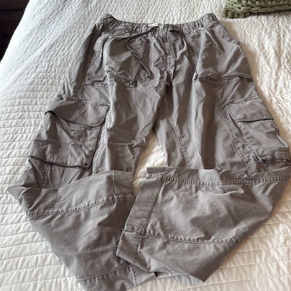 NWOT! Abercrombie Cargo Pants - Picture 5 of 14